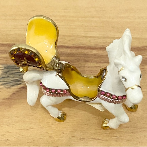 Objet d Art Form Work of Art White Horse Rhinestone Enamel Trinket Box - Picture 5 of 12